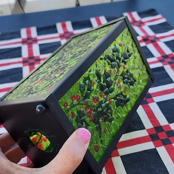 TALL GLASS & BLACK METAL CANDLE HOLDER. - Picture 4 of 4